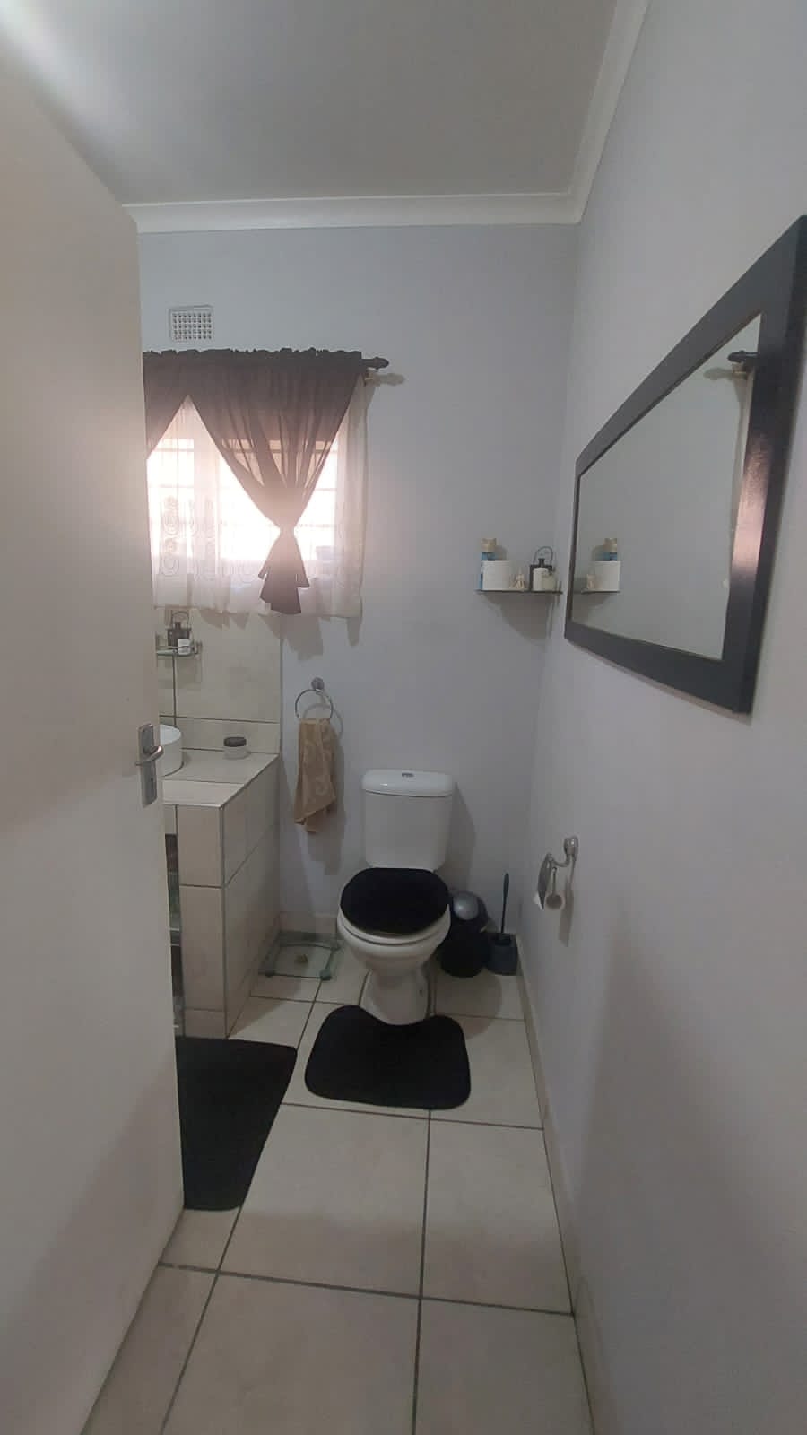 5 Bedroom Property for Sale in Mount Vernon KwaZulu-Natal