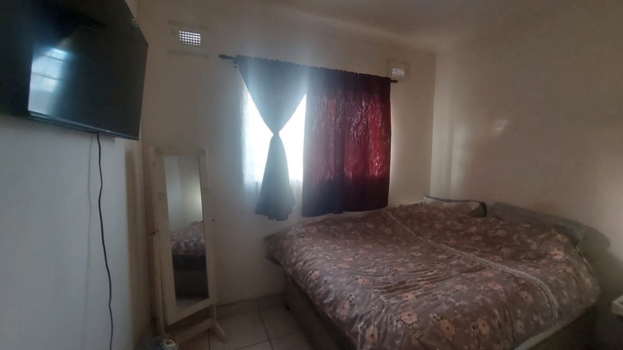 5 Bedroom Property for Sale in Mount Vernon KwaZulu-Natal