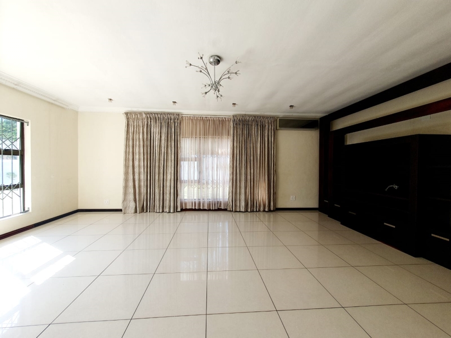 4 Bedroom Property for Sale in Meer En See KwaZulu-Natal