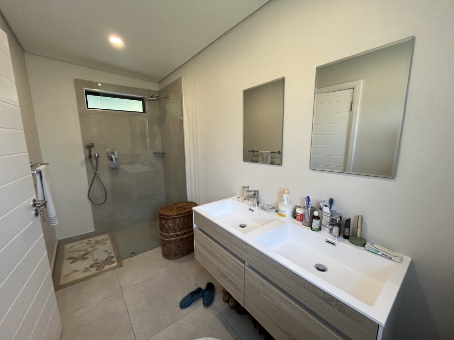 3 Bedroom Property for Sale in Uvongo KwaZulu-Natal
