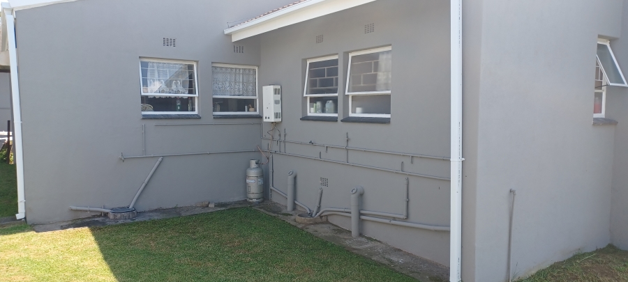 5 Bedroom Property for Sale in Pioneer Park KwaZulu-Natal