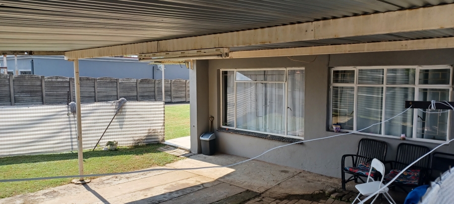5 Bedroom Property for Sale in Pioneer Park KwaZulu-Natal