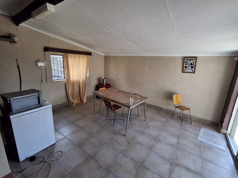 5 Bedroom Property for Sale in Pioneer Park KwaZulu-Natal