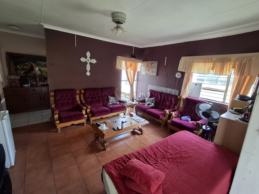 5 Bedroom Property for Sale in Pioneer Park KwaZulu-Natal