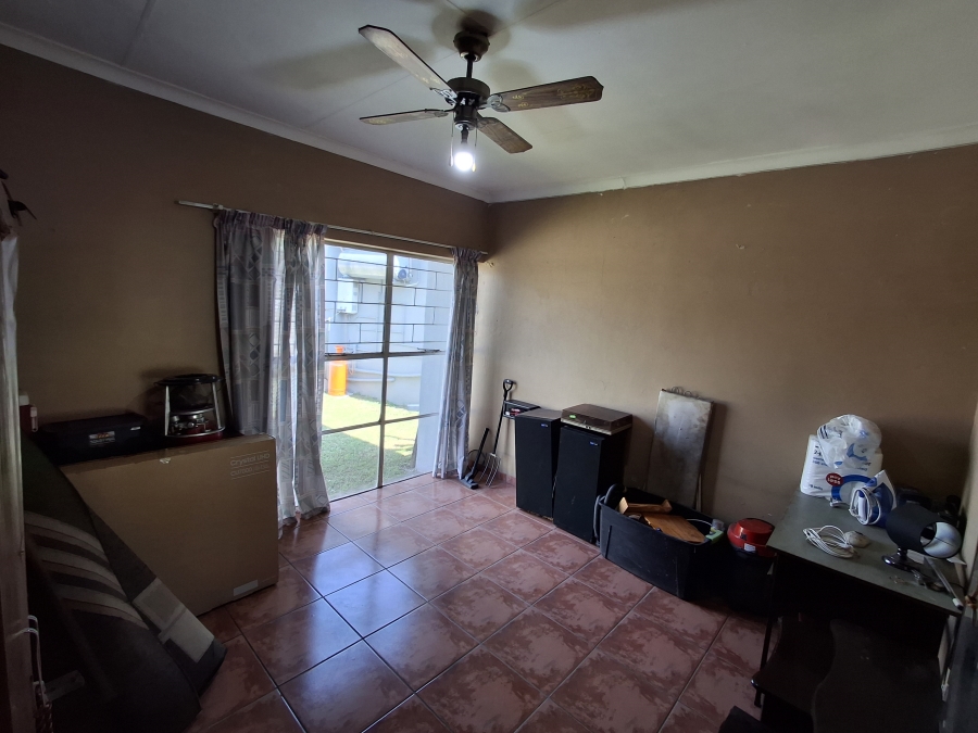5 Bedroom Property for Sale in Pioneer Park KwaZulu-Natal