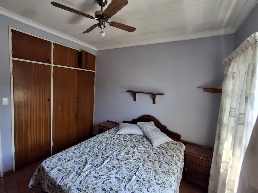 5 Bedroom Property for Sale in Pioneer Park KwaZulu-Natal