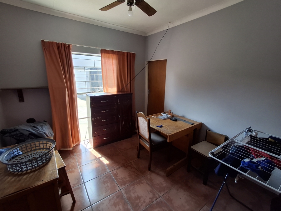 5 Bedroom Property for Sale in Pioneer Park KwaZulu-Natal