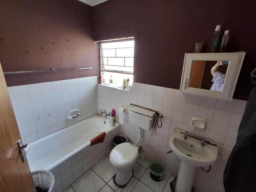 5 Bedroom Property for Sale in Pioneer Park KwaZulu-Natal