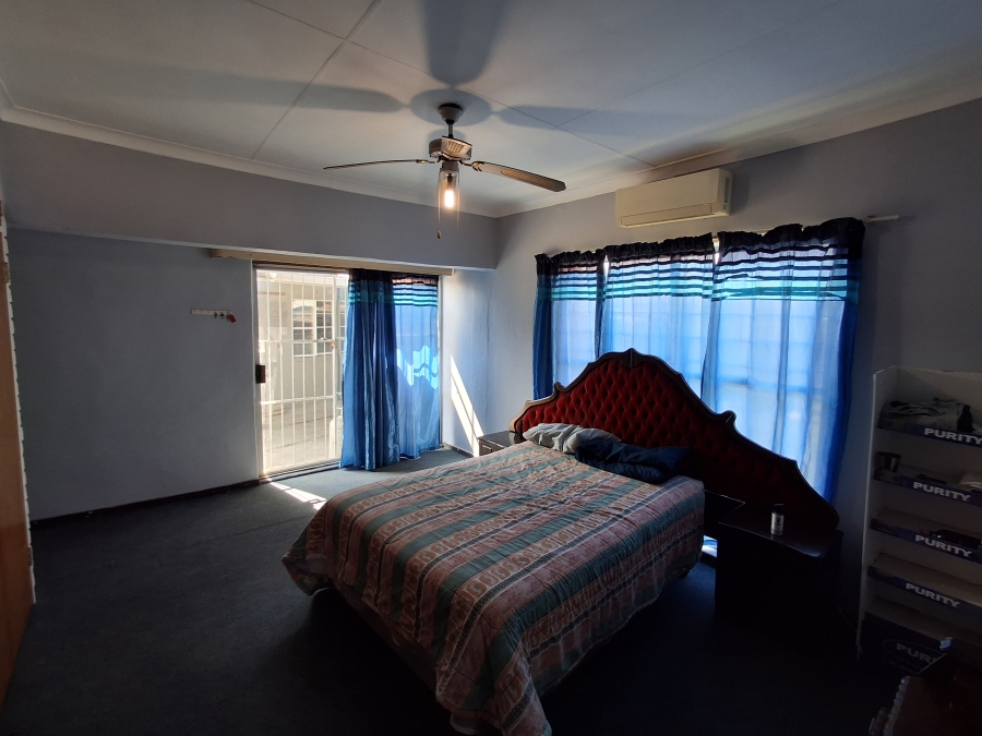 5 Bedroom Property for Sale in Pioneer Park KwaZulu-Natal