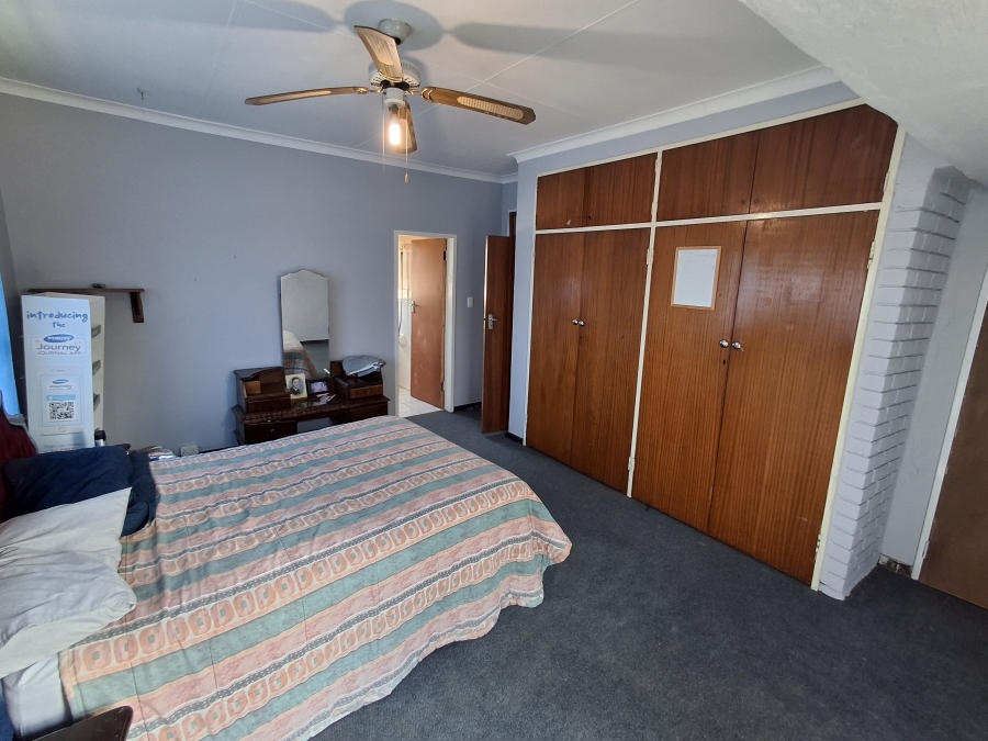 5 Bedroom Property for Sale in Pioneer Park KwaZulu-Natal
