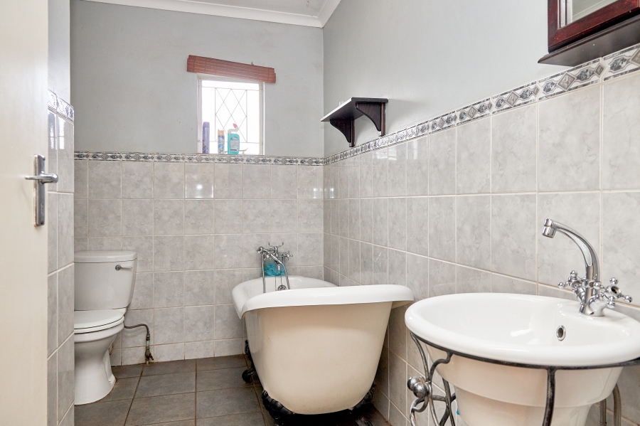 3 Bedroom Property for Sale in Greendale KwaZulu-Natal