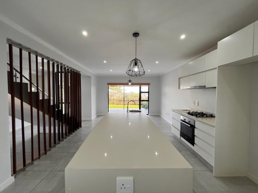 To Let 4 Bedroom Property for Rent in Shakas Rock KwaZulu-Natal