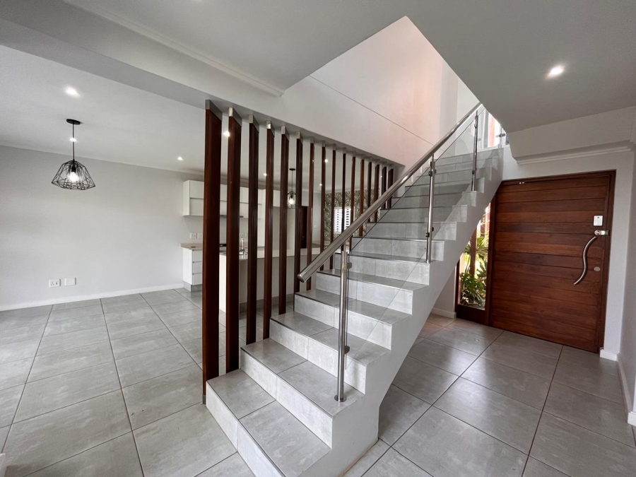 To Let 4 Bedroom Property for Rent in Shakas Rock KwaZulu-Natal
