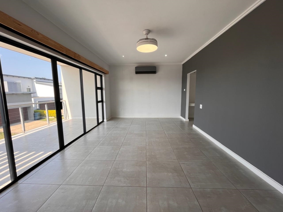 To Let 4 Bedroom Property for Rent in Shakas Rock KwaZulu-Natal