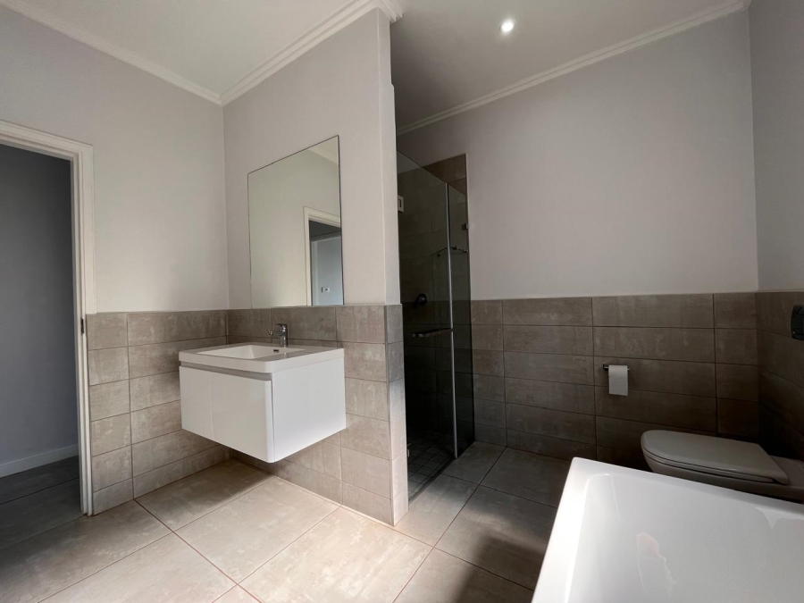 To Let 4 Bedroom Property for Rent in Shakas Rock KwaZulu-Natal