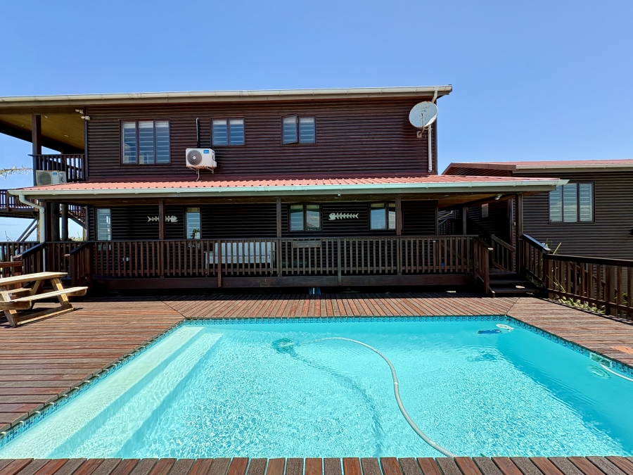 4 Bedroom Property for Sale in Tinley Manor KwaZulu-Natal