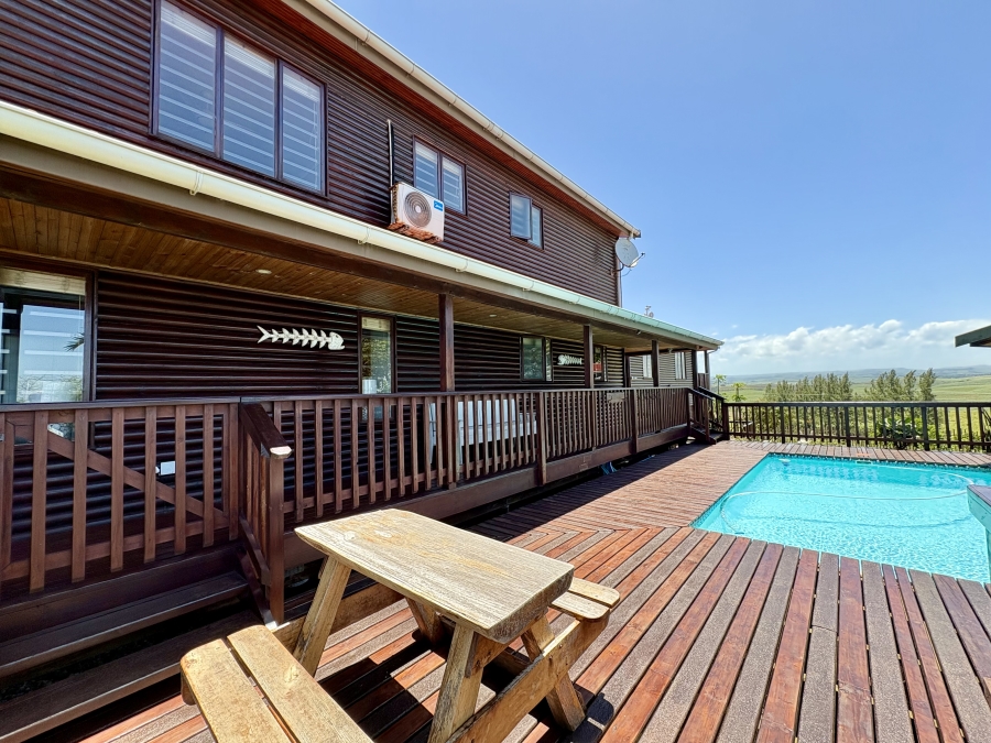 4 Bedroom Property for Sale in Tinley Manor KwaZulu-Natal