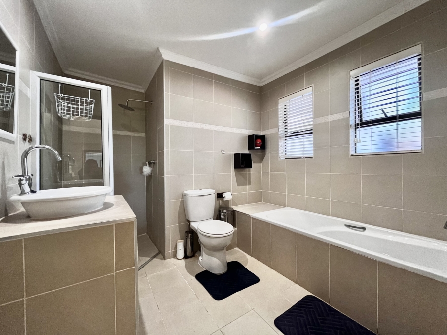 5 Bedroom Property for Sale in Ballito Central KwaZulu-Natal