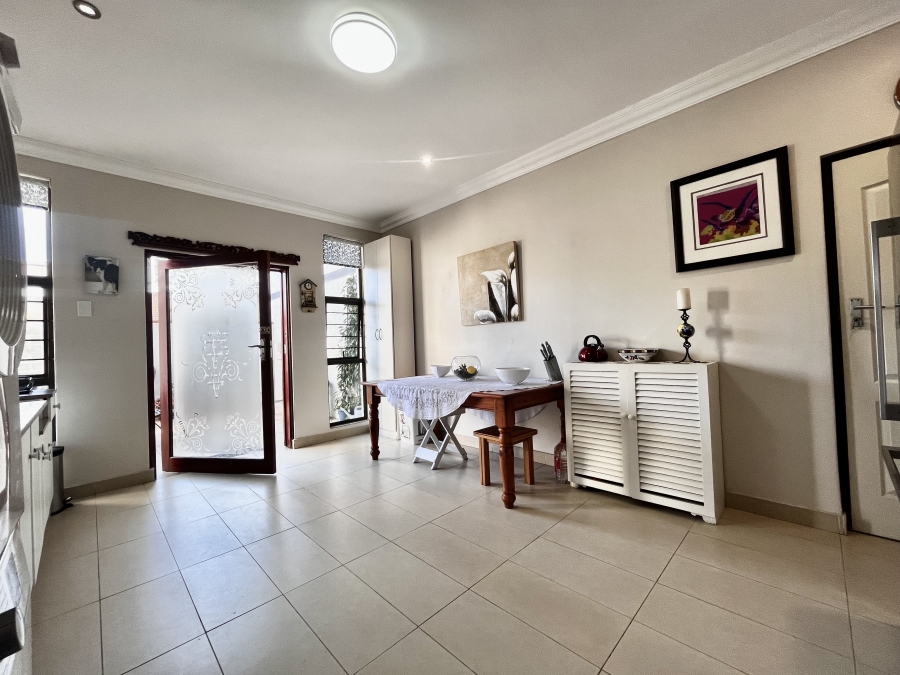 5 Bedroom Property for Sale in Ballito Central KwaZulu-Natal