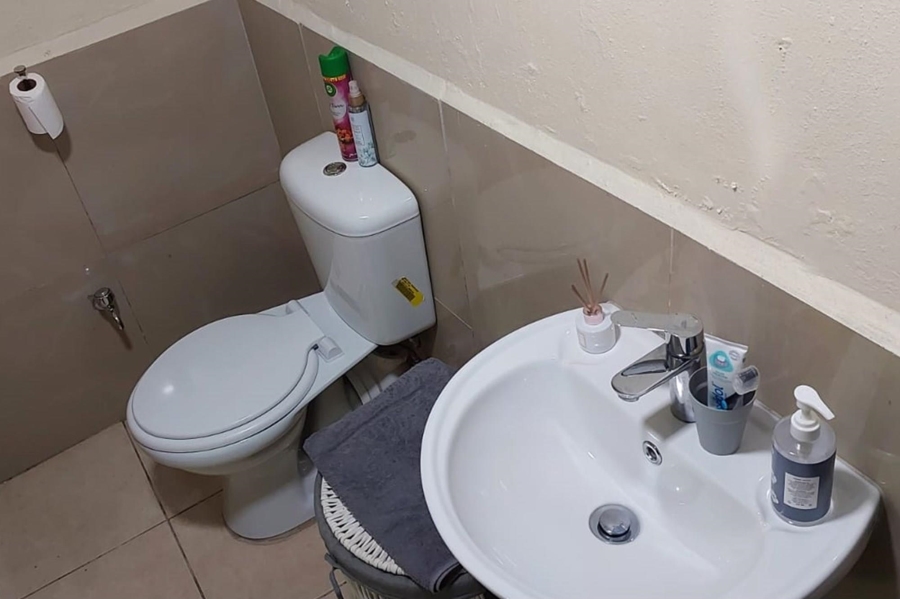 To Let 0 Bedroom Property for Rent in Essenwood KwaZulu-Natal