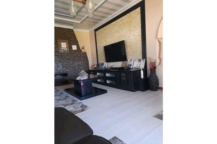 6 Bedroom Property for Sale in Dundee KwaZulu-Natal