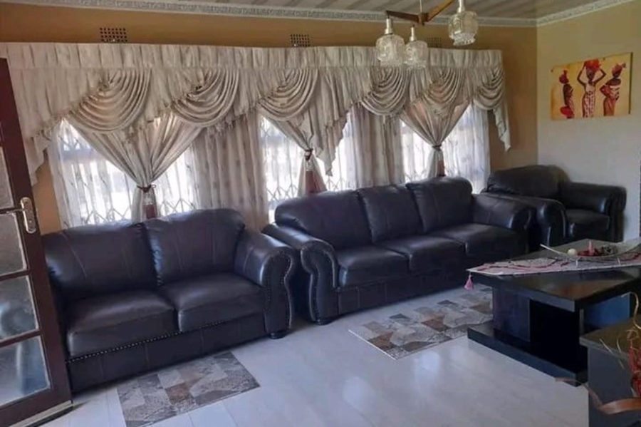 6 Bedroom Property for Sale in Dundee KwaZulu-Natal