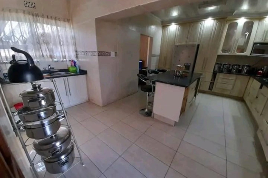6 Bedroom Property for Sale in Dundee KwaZulu-Natal