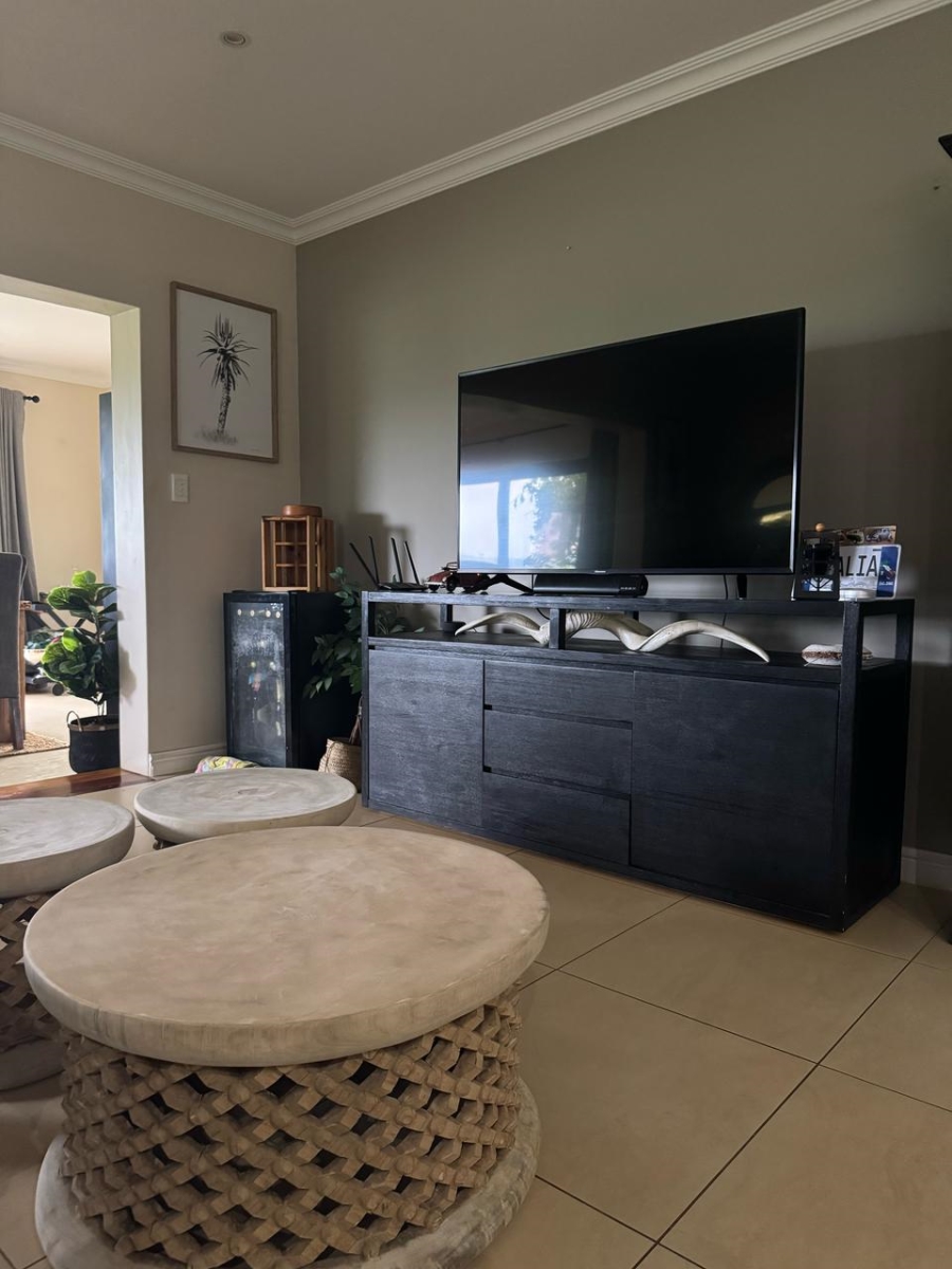 To Let 4 Bedroom Property for Rent in Zini River Estate KwaZulu-Natal