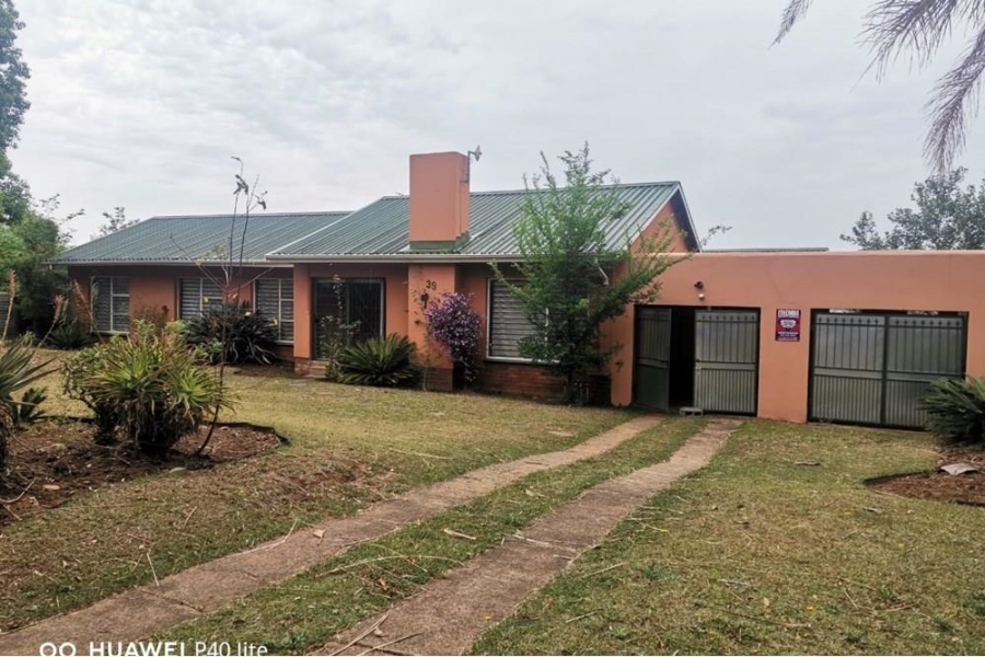 4 Bedroom Property for Sale in Signal Hill KwaZulu-Natal