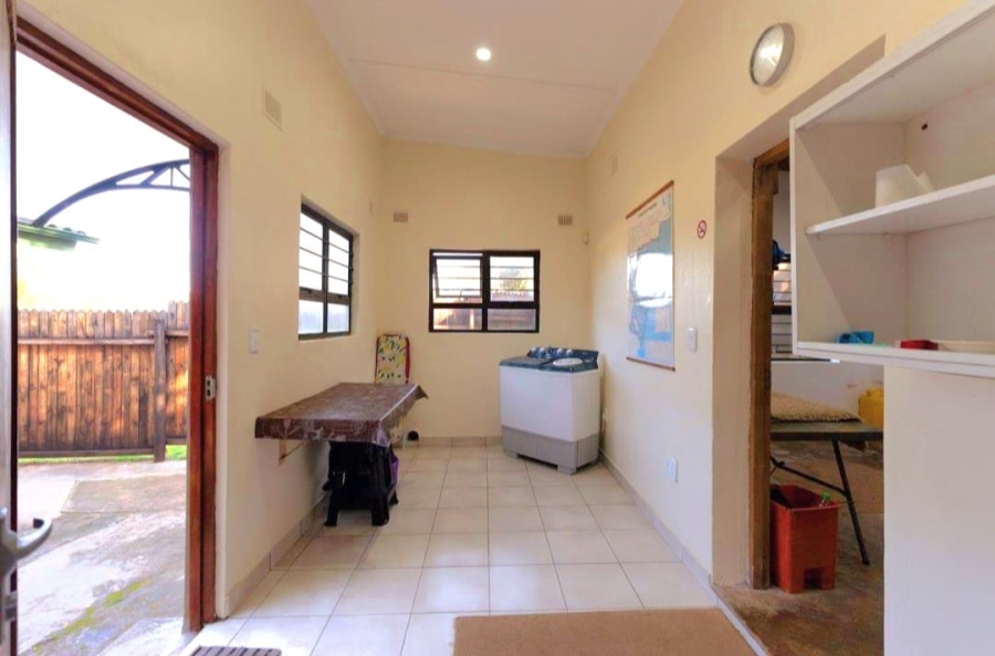 7 Bedroom Property for Sale in Tugela Mouth KwaZulu-Natal