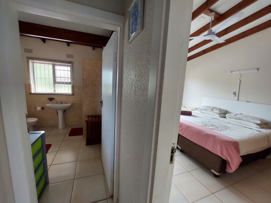 2 Bedroom Property for Sale in Lawrence Rocks KwaZulu-Natal