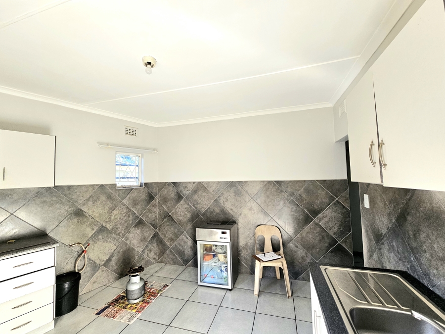 To Let 3 Bedroom Property for Rent in Mount Vernon KwaZulu-Natal