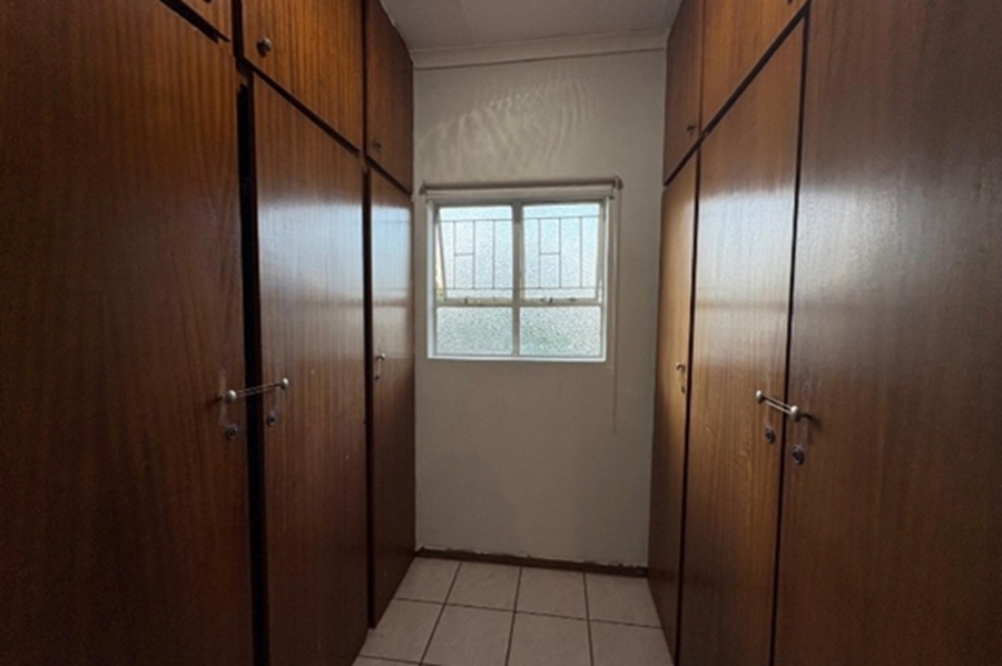 4 Bedroom Property for Sale in Sunnyridge KwaZulu-Natal