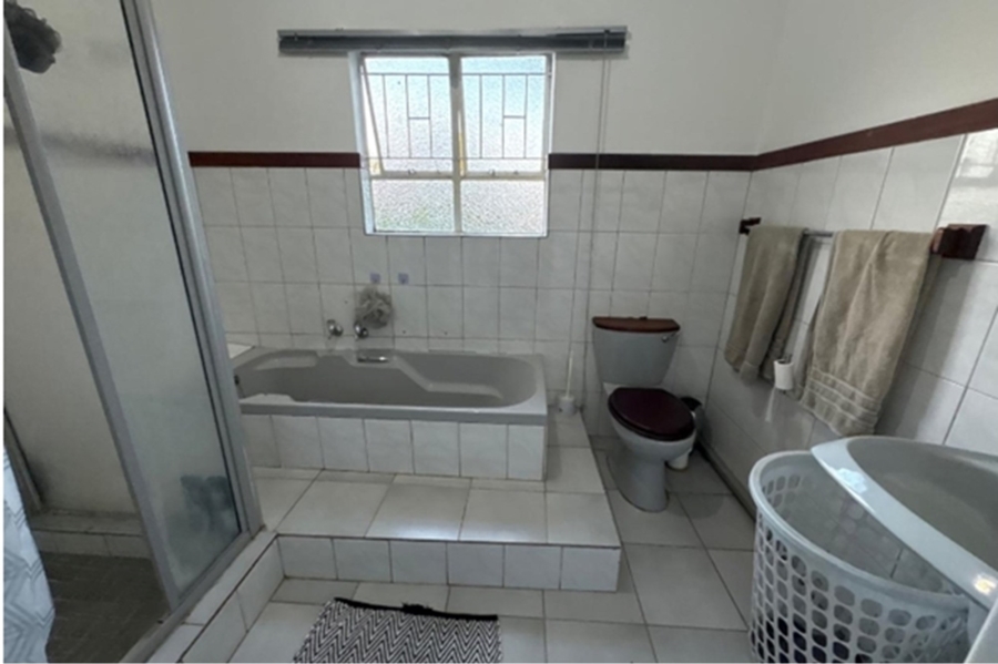 4 Bedroom Property for Sale in Sunnyridge KwaZulu-Natal