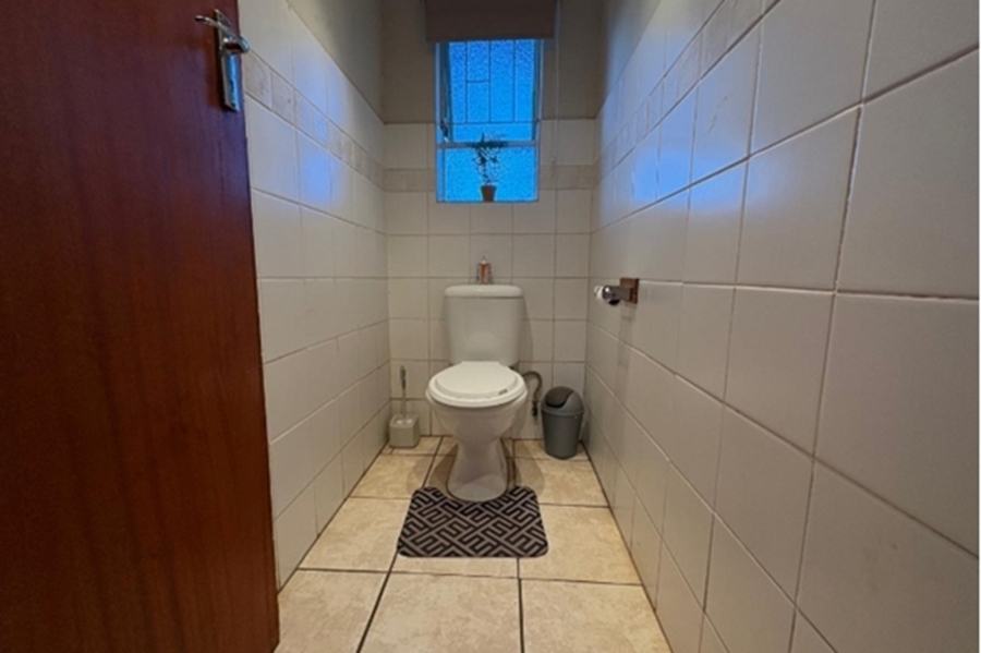 4 Bedroom Property for Sale in Sunnyridge KwaZulu-Natal