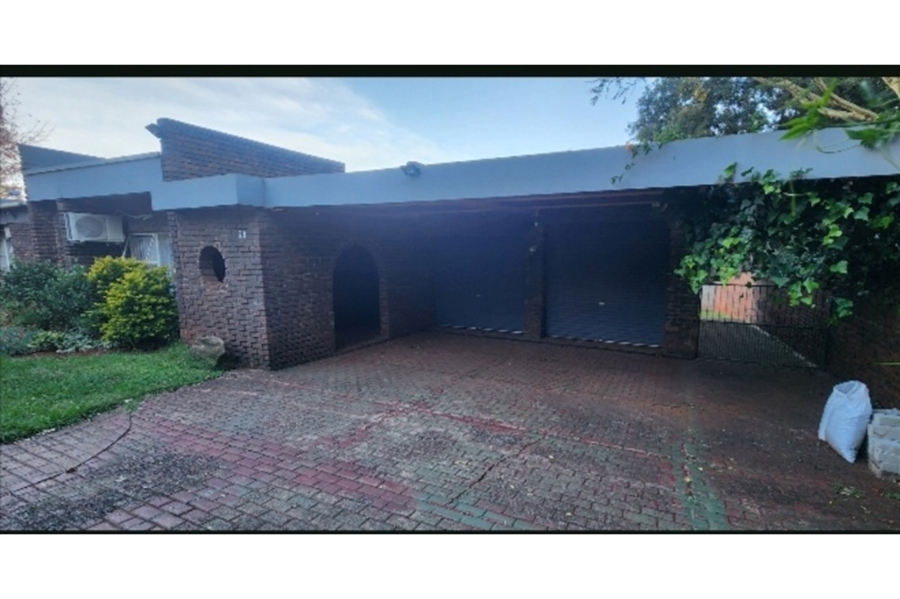 4 Bedroom Property for Sale in Sunnyridge KwaZulu-Natal