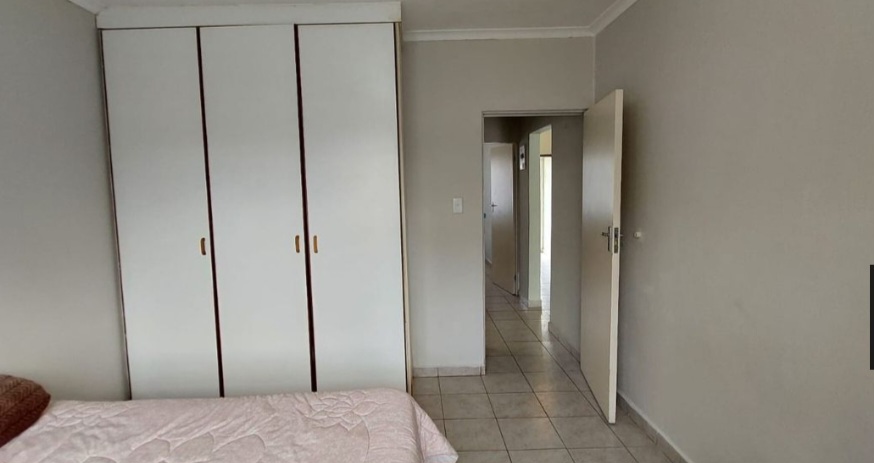 2 Bedroom Property for Sale in Manaba Beach KwaZulu-Natal