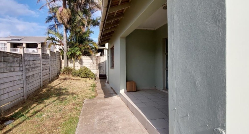 2 Bedroom Property for Sale in Manaba Beach KwaZulu-Natal
