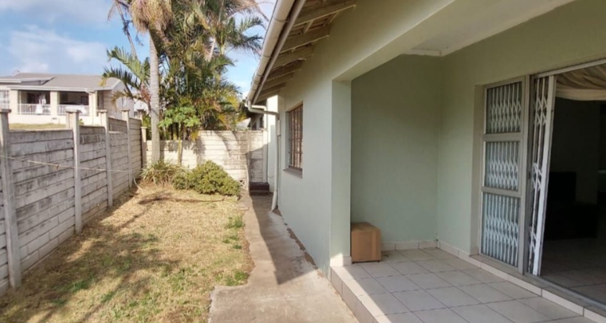 2 Bedroom Property for Sale in Manaba Beach KwaZulu-Natal