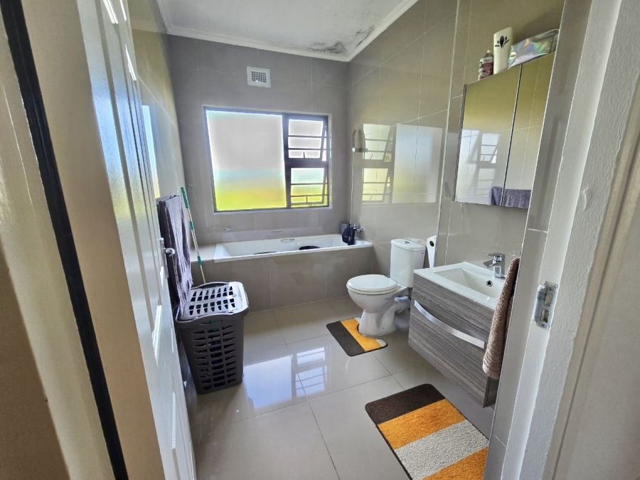 To Let 2 Bedroom Property for Rent in Palm Lakes Estate KwaZulu-Natal