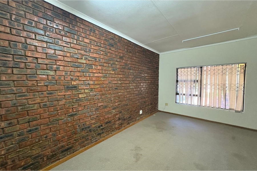 4 Bedroom Property for Sale in Aviary Hill KwaZulu-Natal
