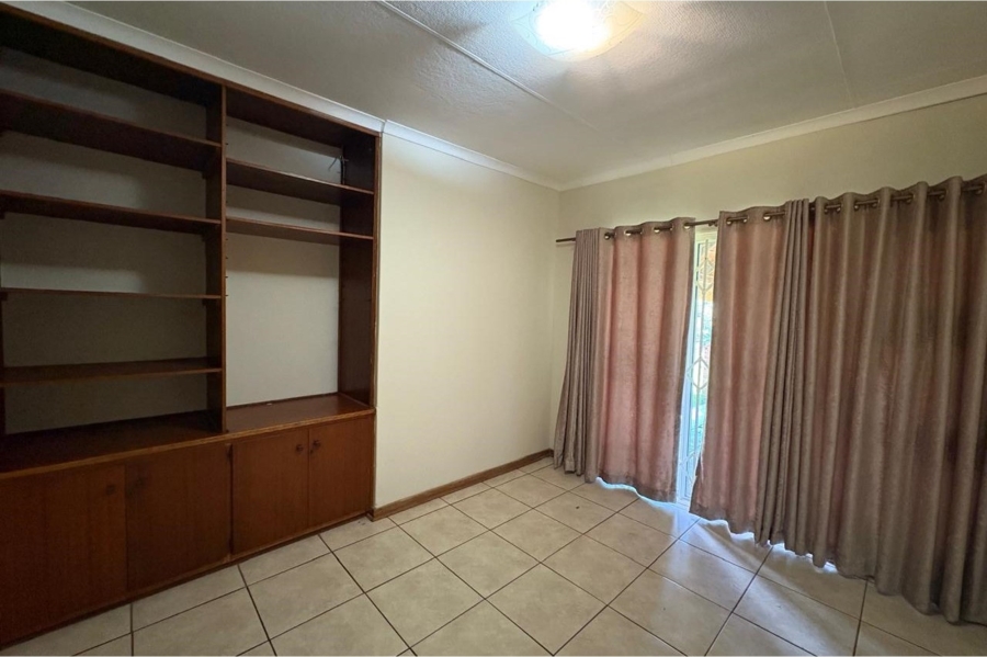 4 Bedroom Property for Sale in Aviary Hill KwaZulu-Natal