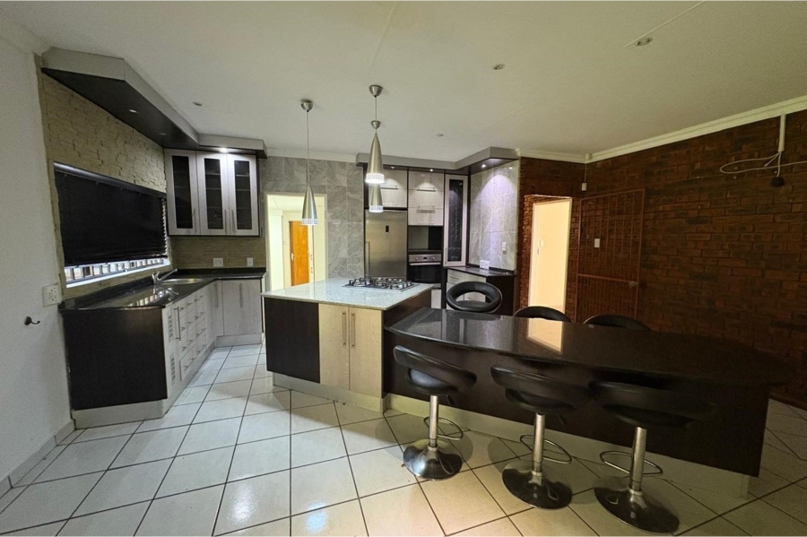 4 Bedroom Property for Sale in Aviary Hill KwaZulu-Natal