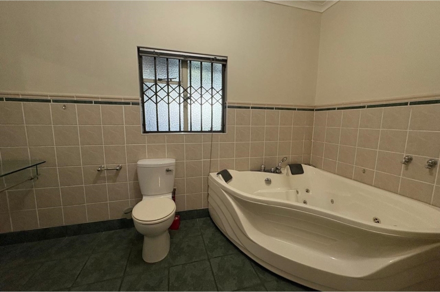 4 Bedroom Property for Sale in Aviary Hill KwaZulu-Natal