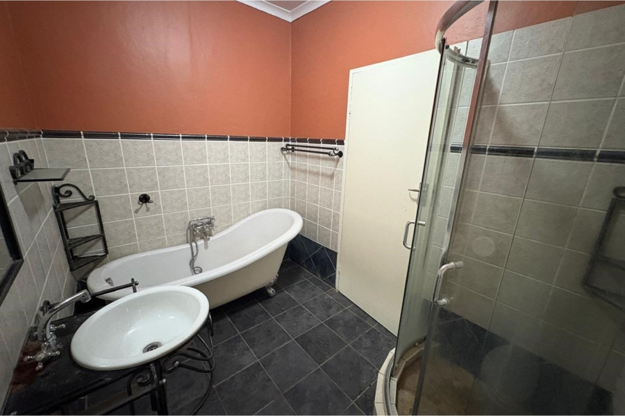 4 Bedroom Property for Sale in Aviary Hill KwaZulu-Natal