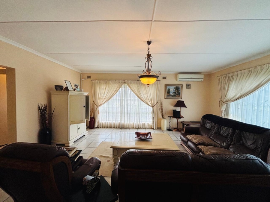 3 Bedroom Property for Sale in Newlands East KwaZulu-Natal
