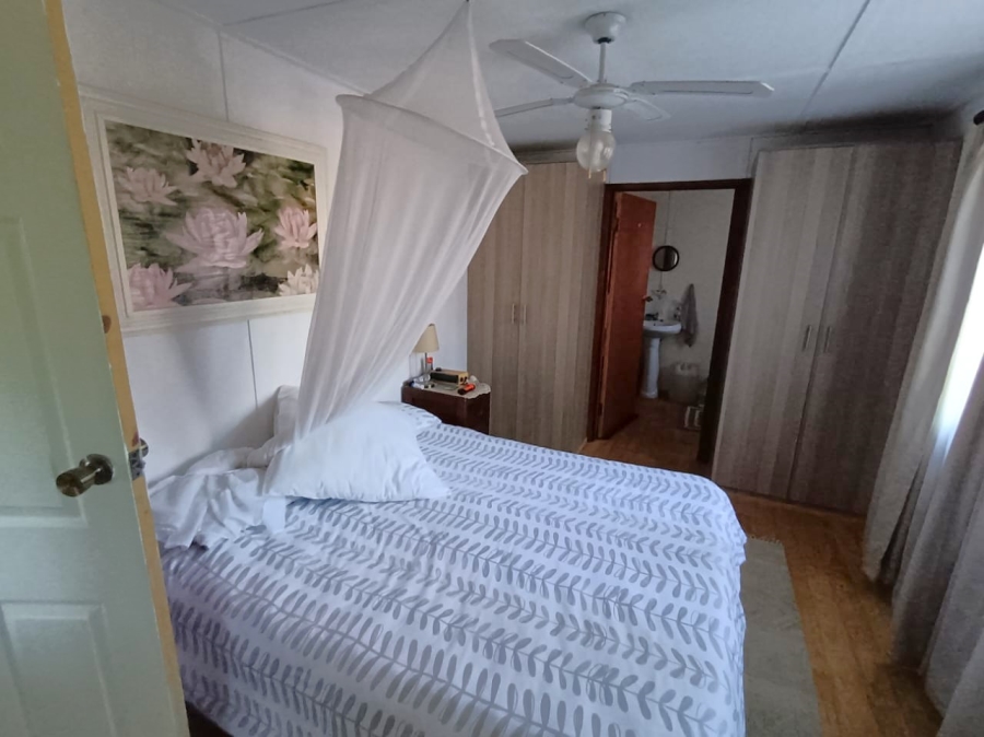 2 Bedroom Property for Sale in Hibberdene KwaZulu-Natal
