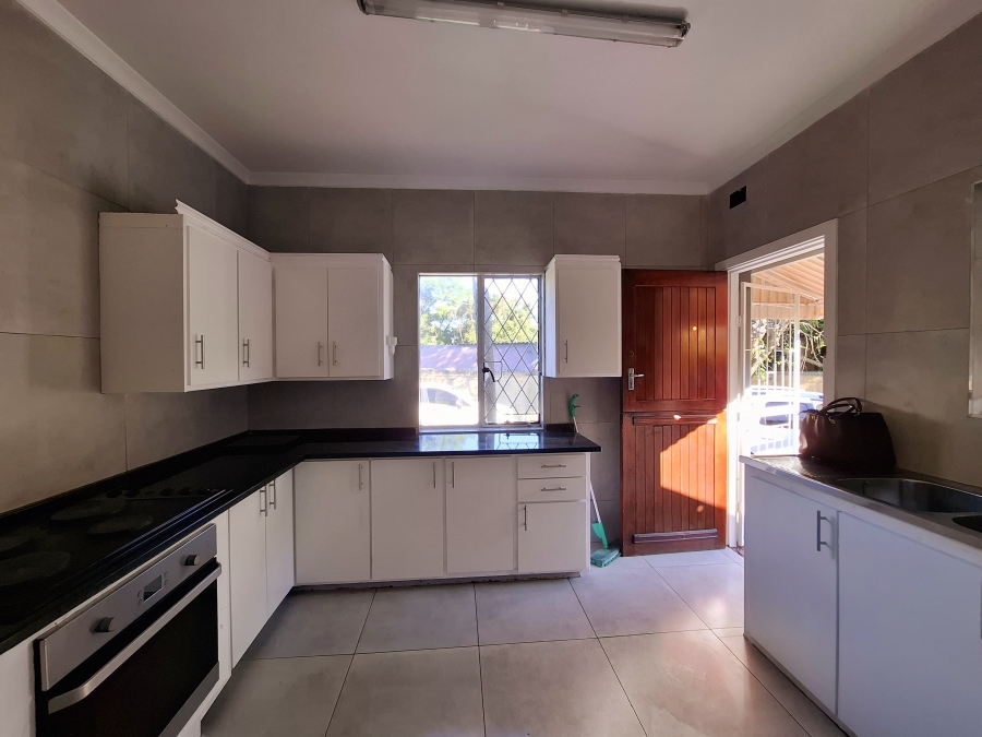 To Let 3 Bedroom Property for Rent in Manors KwaZulu-Natal