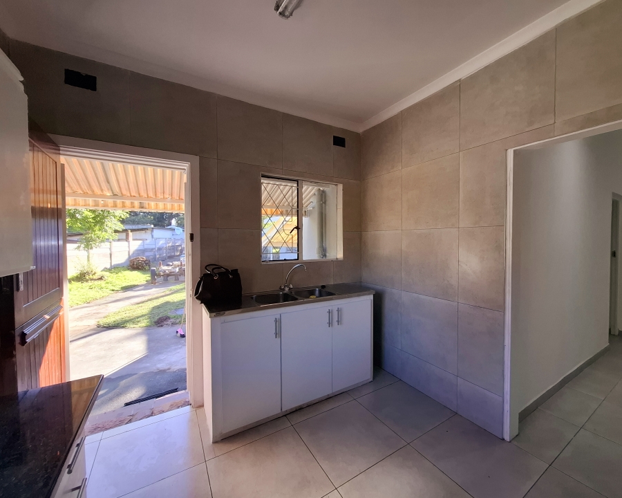 To Let 3 Bedroom Property for Rent in Manors KwaZulu-Natal
