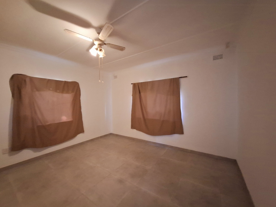 To Let 3 Bedroom Property for Rent in Manors KwaZulu-Natal